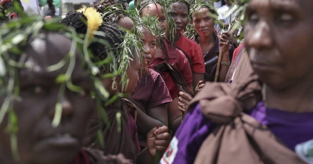 Wawindaji-Wakusanyaji Asili wa Kenya Wapigania Kudumisha Haki za Misitu Dhidi ya Kufurushwa