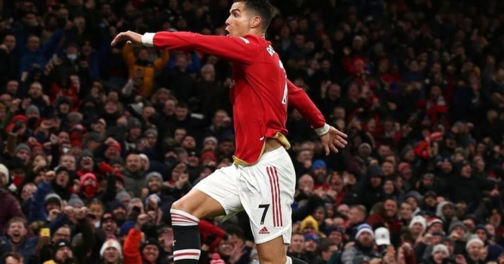 MICHEZO: Ronaldo Avunja Rekodi, Awa Mchezaji wa Kwanza Bilionea Duniani