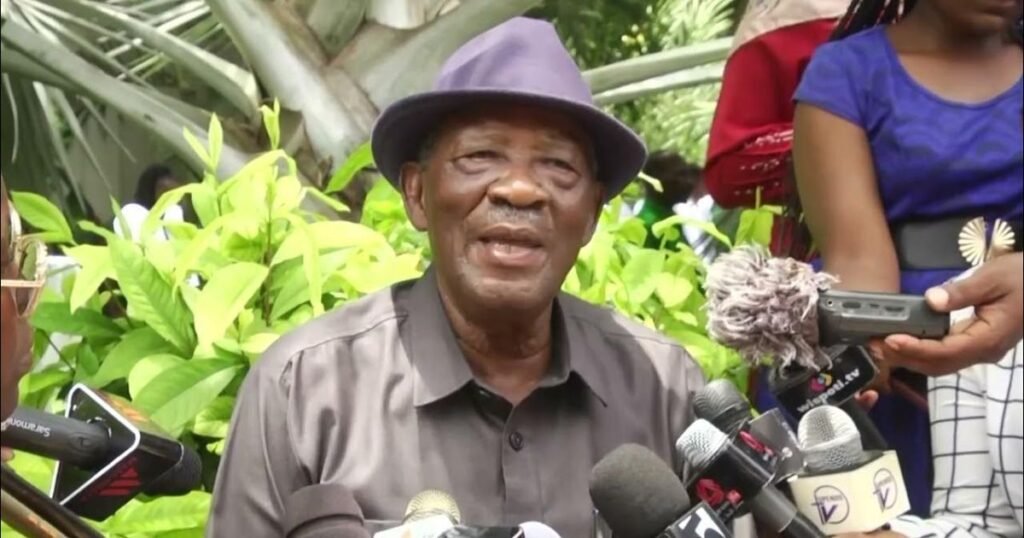 Mzee Butiku Amlipua Captain Tesha: “Hatuna Mavazi Kama Hayo, Hilo Si Jeshi Letu” – Video Yazua Gumzo Mtandaoni