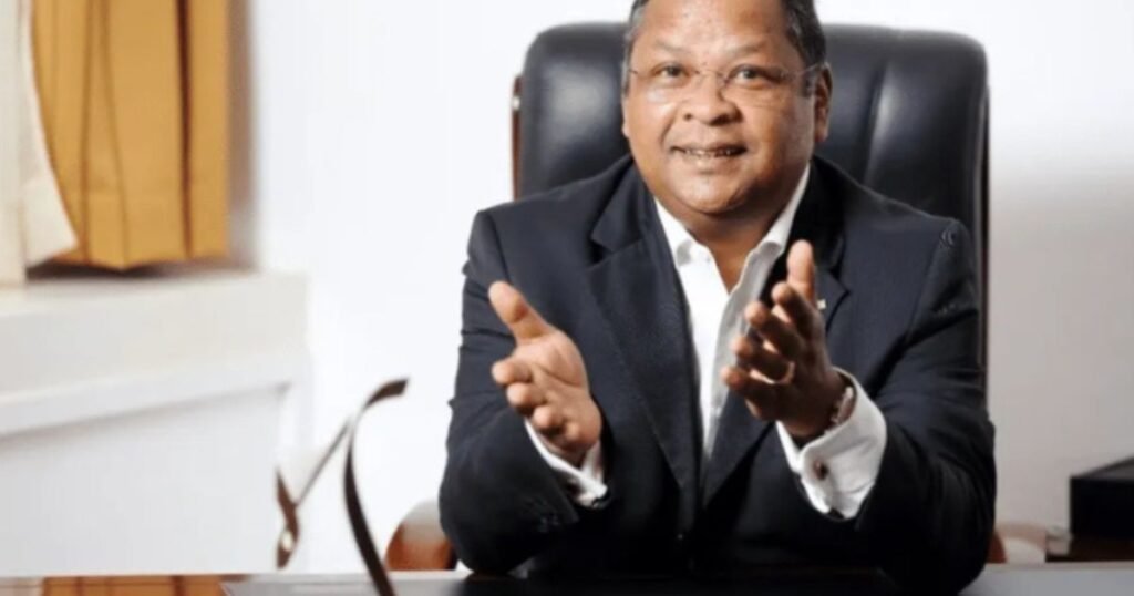 Rais Mpya wa Madagascar Ateua Waziri Mkuu wa Kiraia Baada ya Mapinduzi ya Kijeshi: Hatua Kubwa Kuelekea Utulivu wa Kisiasa 🇲🇬