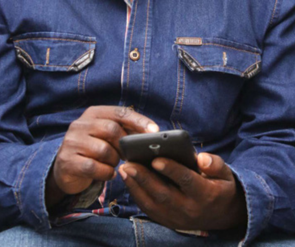 Mume Wangu Amezamia Majukwaa ya Kusaka Wapenzi Mtandaoni! Nifanye Nini?